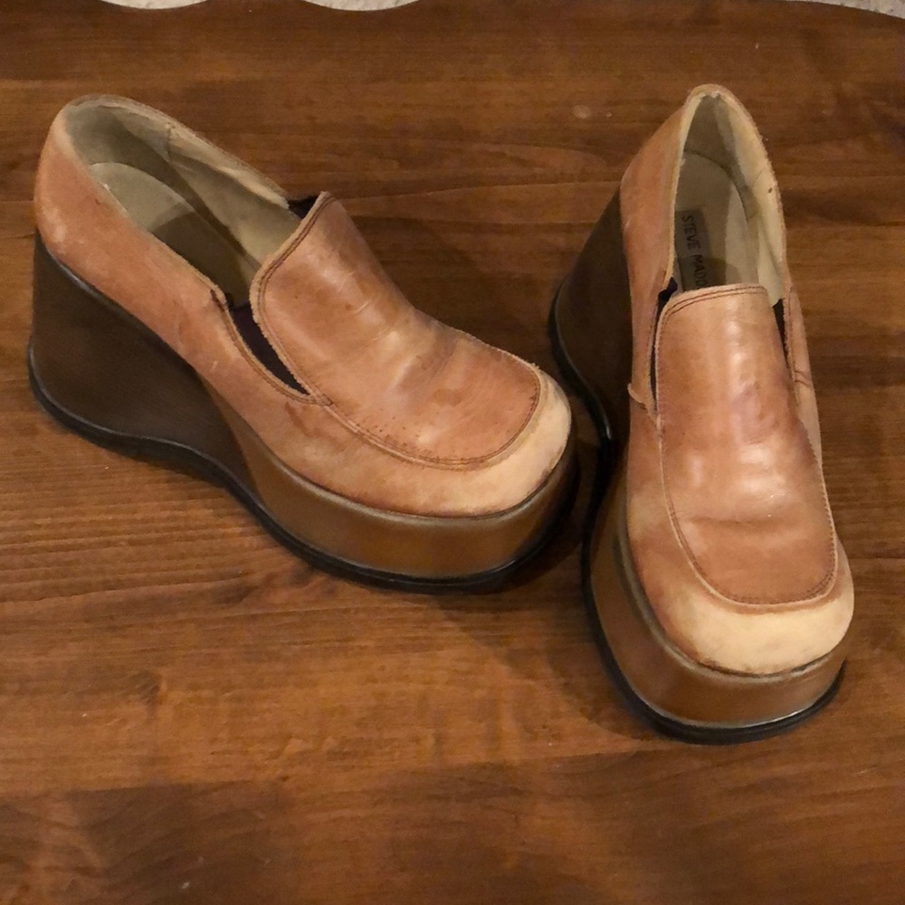 VINTAGE Steve Madden leather platforms